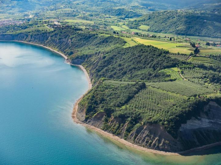 Fontana Lägenhet Izola Exteriör bild